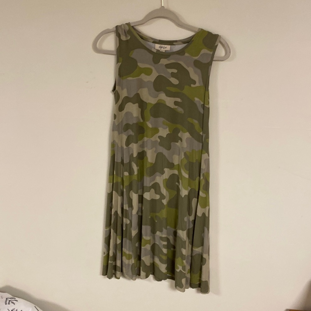 Woman’s camouflage loose dress